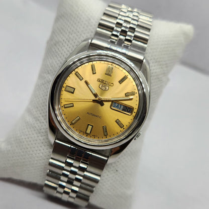 Vintage 1985 Original Seiko 5 Automatic 7009-821J Gold Face 17 Jewels Day-Date Japanese Men's Wrist Watch SA43