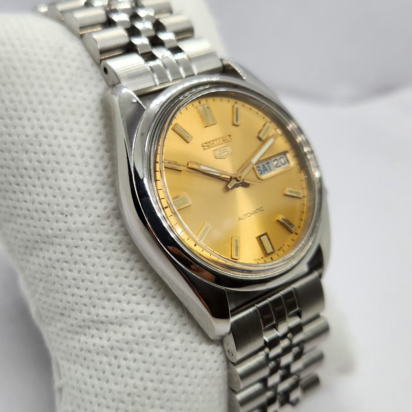 Vintage 1985 Original Seiko 5 Automatic 7009-821J Gold Face 17 Jewels Day-Date Japanese Men's Wrist Watch SA43