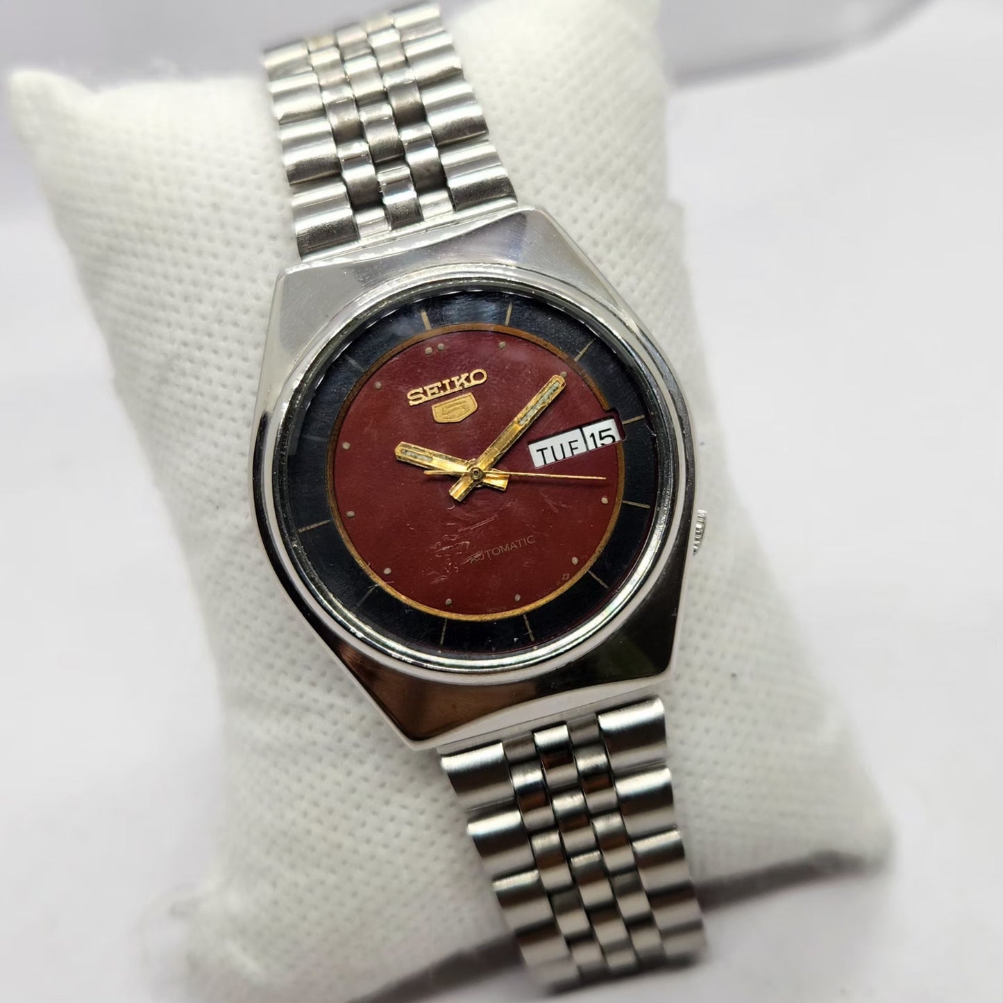 Vintage 1983 Original Seiko 5 Automatic 6309-8910 Red Face 17 Jewels Day-Date Japanese Men's Wrist Watch SA44