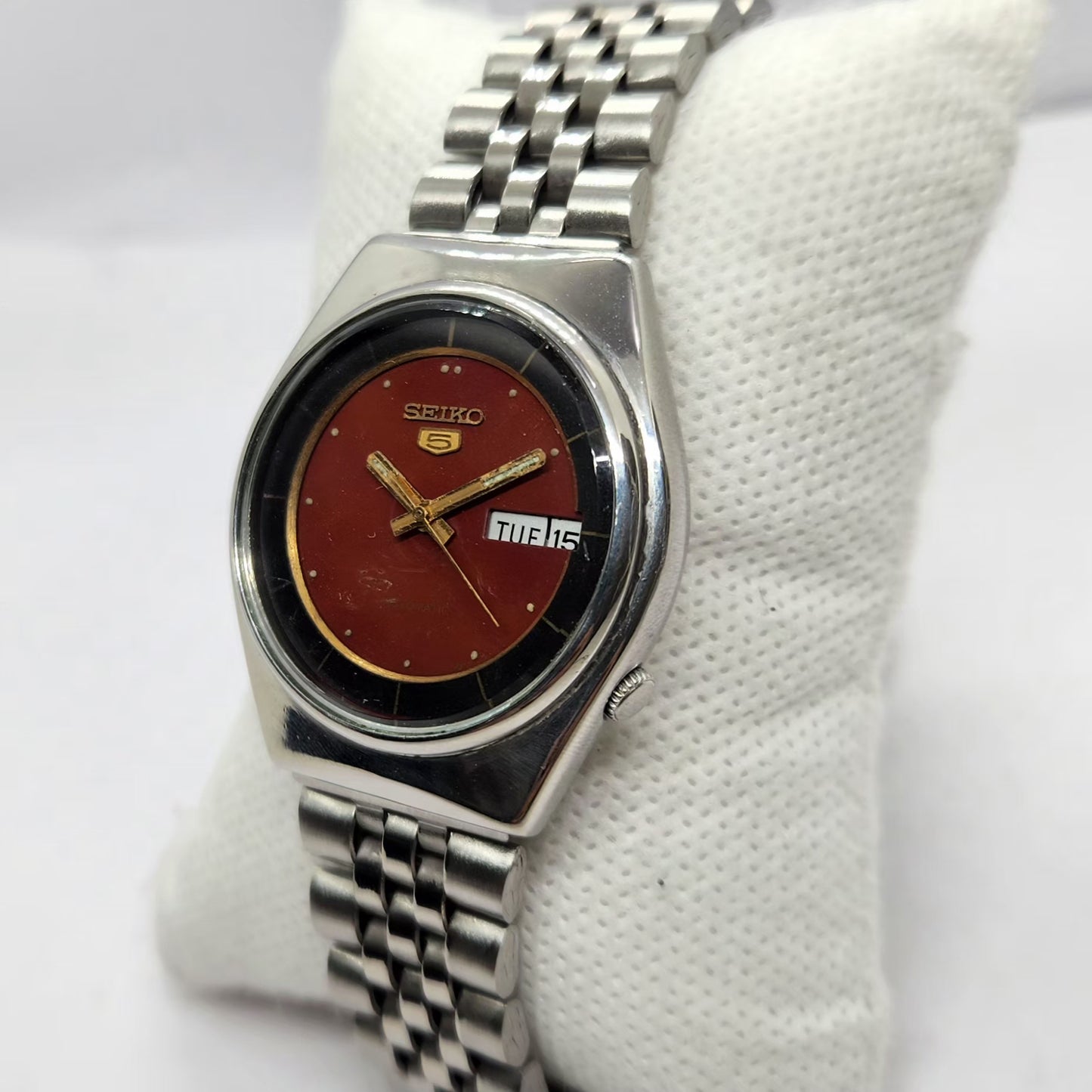 Vintage 1983 Original Seiko 5 Automatic 6309-8910 Red Face 17 Jewels Day-Date Japanese Men's Wrist Watch SA44