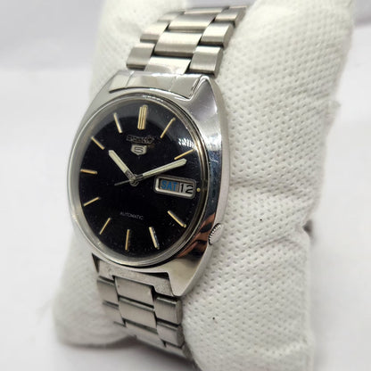 Vintage 1976 Original Seiko 5 Automatic 7009-3080 Black Face 17 Jewels Day-Date Japanese Men's Wrist Watch SA45