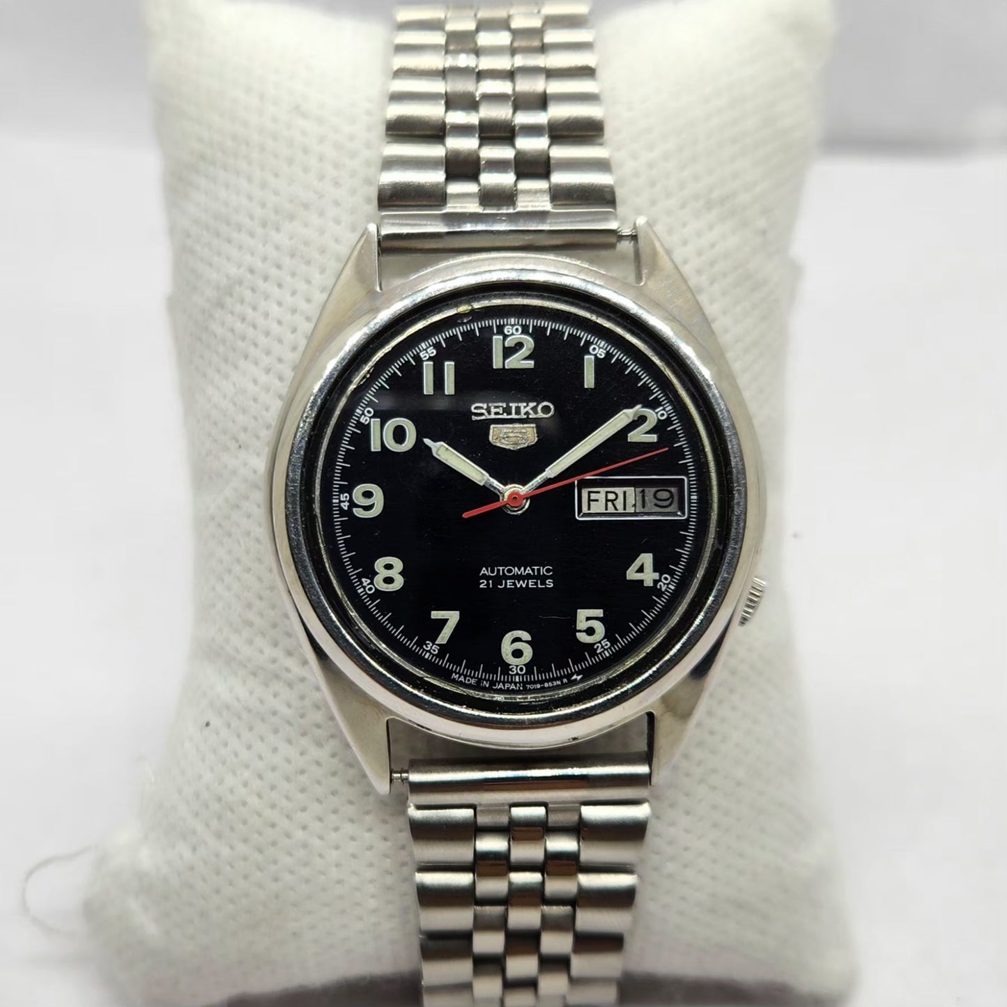 Vintage 1975 Original Seiko 5 Automatic 7019-8190 Black Face 21 Jewels Day-Date Japanese Men's Wrist Watch SA47