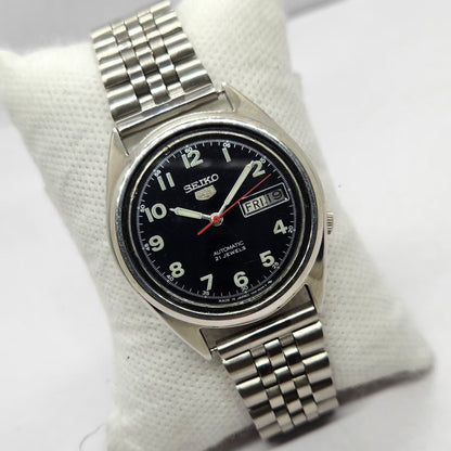 Vintage 1975 Original Seiko 5 Automatic 7019-8190 Black Face 21 Jewels Day-Date Japanese Men's Wrist Watch SA47