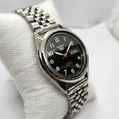 Vintage 1975 Original Seiko 5 Automatic 7019-8190 Black Face 21 Jewels Day-Date Japanese Men's Wrist Watch SA47