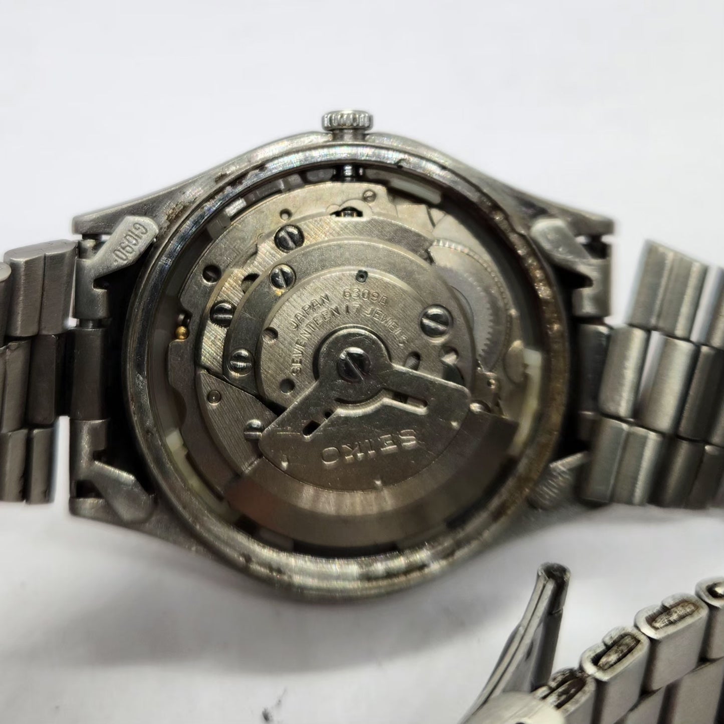 Vintage 1984 Original Seiko 5 Automatic 6309-8920 Gold Face 17 Jewels Day-Date Japanese Men's Wrist Watch SA51