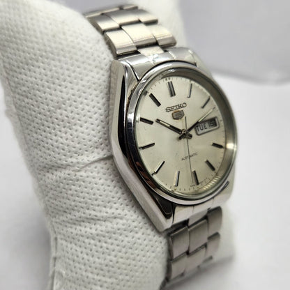 Vintage 1985 Original Seiko 5 Automatic 6309-8800 Silver Face 17 Jewels Day-Date Japanese Men's Wrist Watch SA52