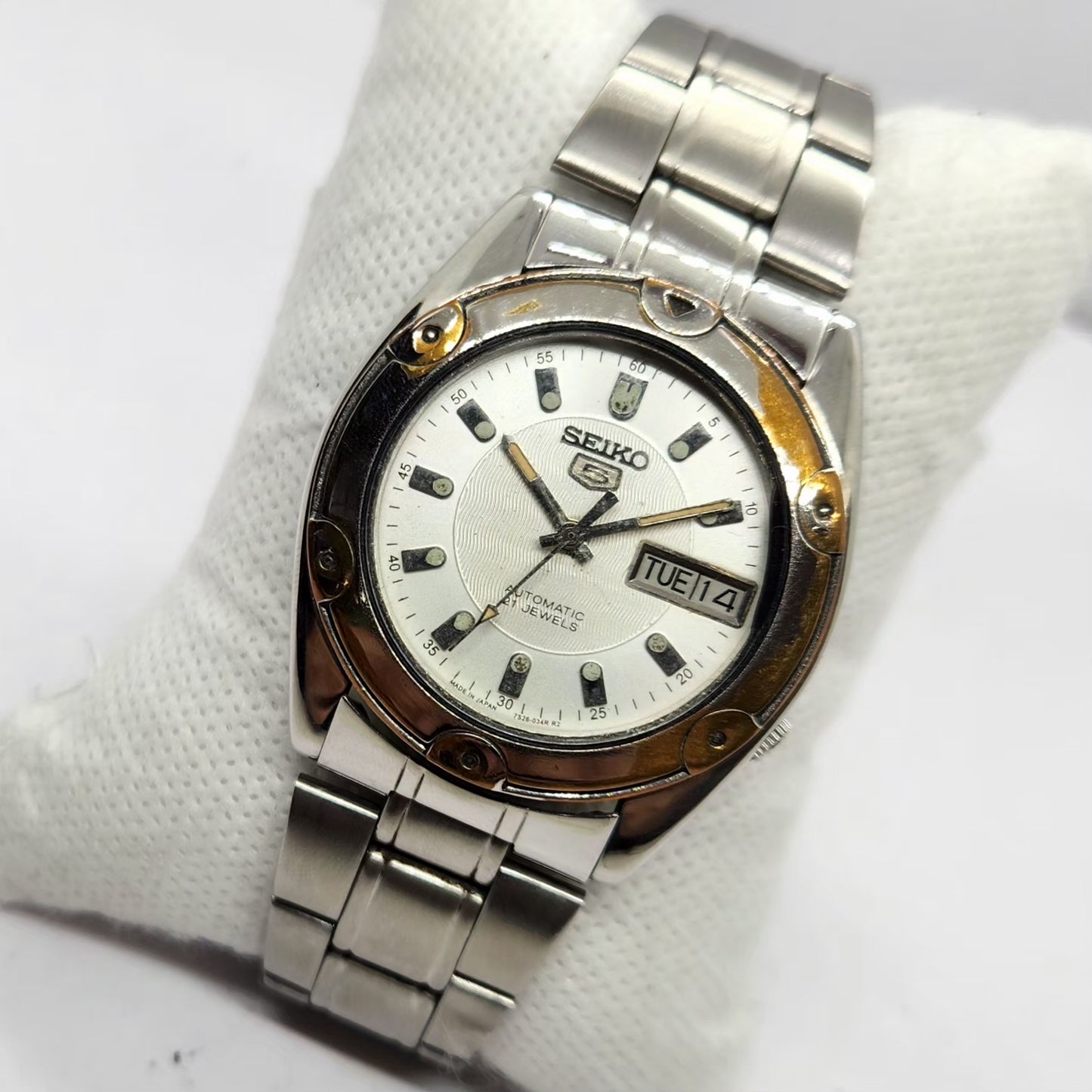 Vintage 1977 Original Seiko 5 Automatic 7009-3041 Silver Face 17 Jewels Day-Date Japanese Men's Wrist Watch SA53