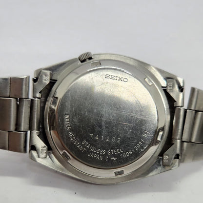 Vintage 1977 Original Seiko 5 Automatic 7009-3041 Silver Face 17 Jewels Day-Date Japanese Men's Wrist Watch SA53