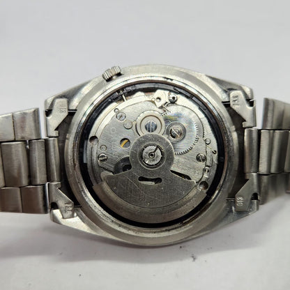 Vintage 1977 Original Seiko 5 Automatic 7009-3041 Silver Face 17 Jewels Day-Date Japanese Men's Wrist Watch SA53