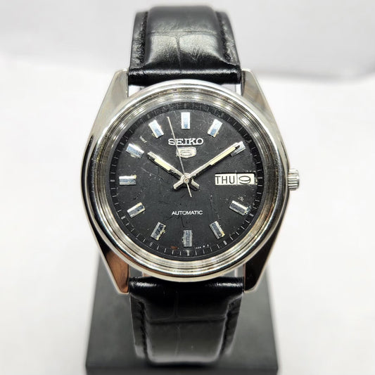 Vintage 1984 Original Seiko 5 Automatic 6349-5320 Black Face 23 Jewels Day-Date Japanese Men's Wrist Watch SA56