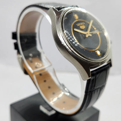Vintage 1979 Original Seiko 5 Automatic 7009-8028 Black Face 17 Jewels Day-Date Japanese Men's Wrist Watch SA57