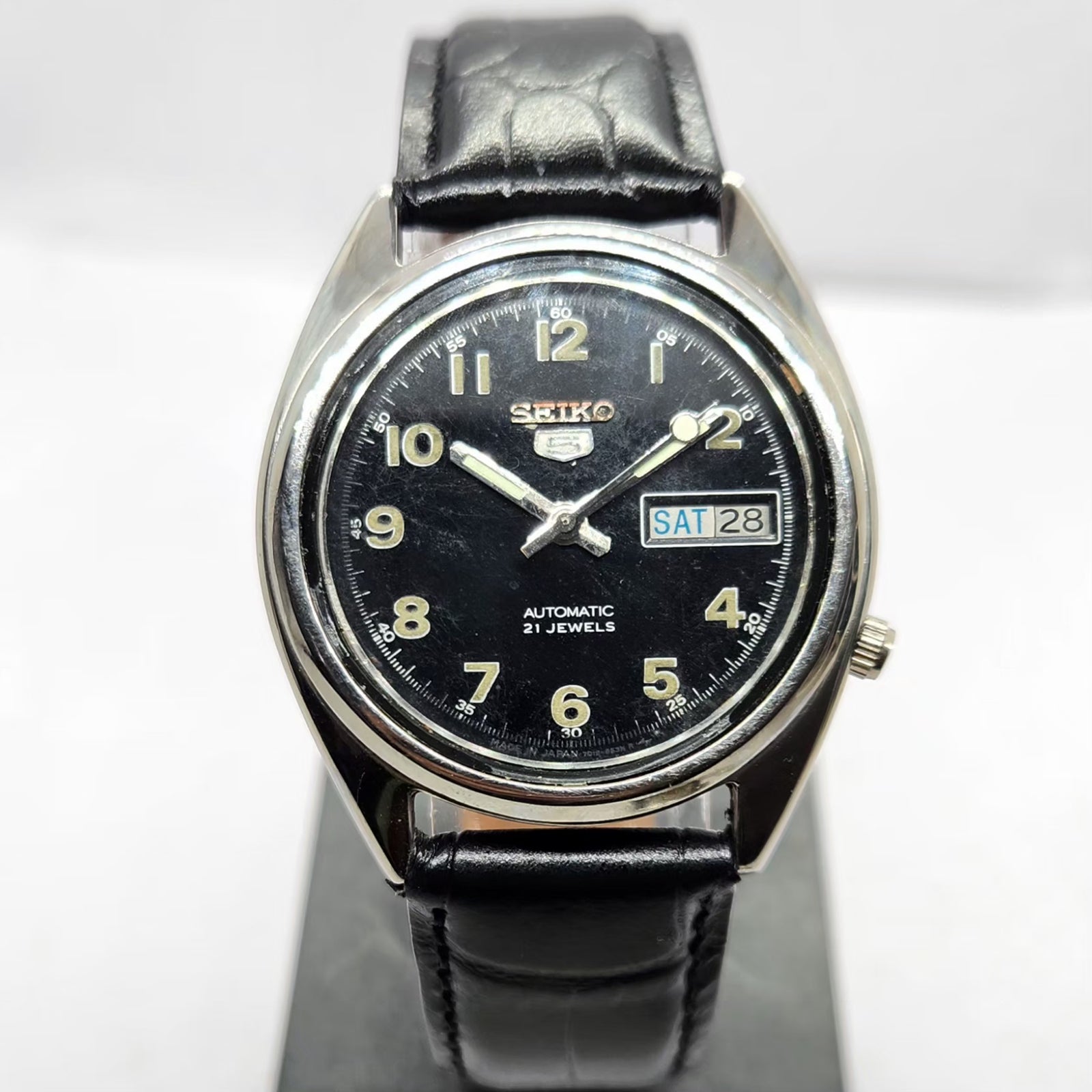 Vintage 1983 Original Seiko 5 Automatic 7009-3181 Black Face 17 Jewels Day-Date Japanese Men's Wrist Watch SA59