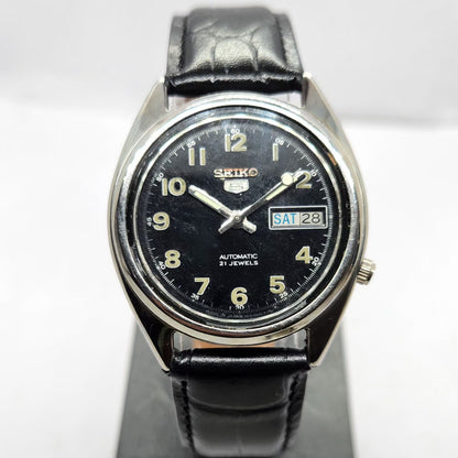 Vintage 1983 Original Seiko 5 Automatic 7009-3181 Black Face 17 Jewels Day-Date Japanese Men's Wrist Watch SA59