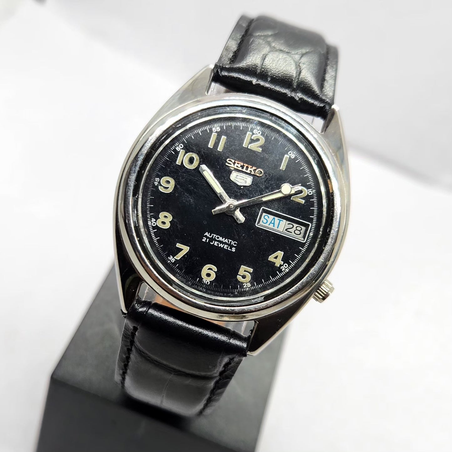 Vintage 1983 Original Seiko 5 Automatic 7009-3181 Black Face 17 Jewels Day-Date Japanese Men's Wrist Watch SA59