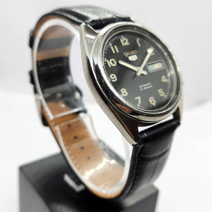 Vintage 1983 Original Seiko 5 Automatic 7009-3181 Black Face 17 Jewels Day-Date Japanese Men's Wrist Watch SA59