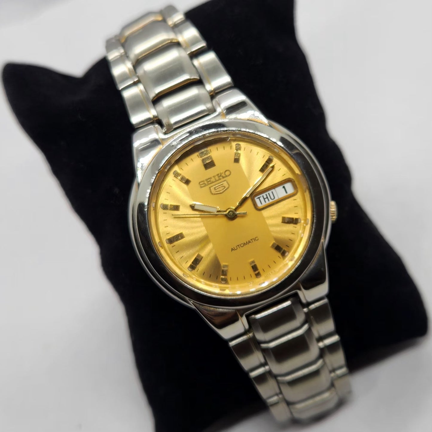 Vintage 1980 Original Seiko 5 Automatic 7S26-02R0 Gold Face 21 Jewels Day-Date Japanese Men's Wrist Watch SA60