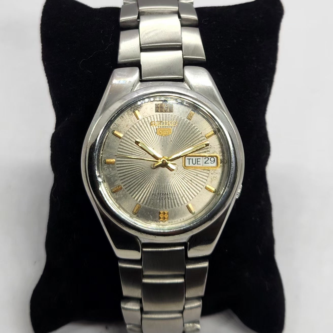 Vintage 1980 Original Seiko 5 Automatic 7S26-03S0 Silver Face 21 Jewels Day-Date Japanese Men's Wrist Watch SA61
