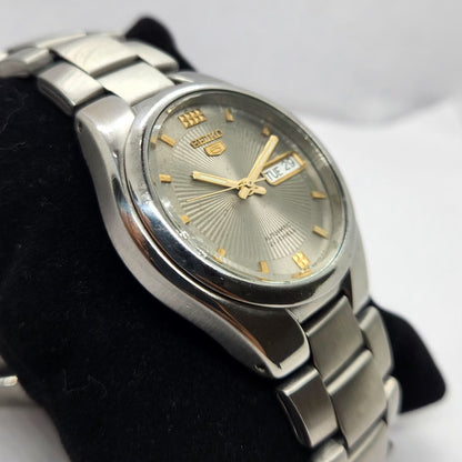 Vintage 1980 Original Seiko 5 Automatic 7S26-03S0 Silver Face 21 Jewels Day-Date Japanese Men's Wrist Watch SA61