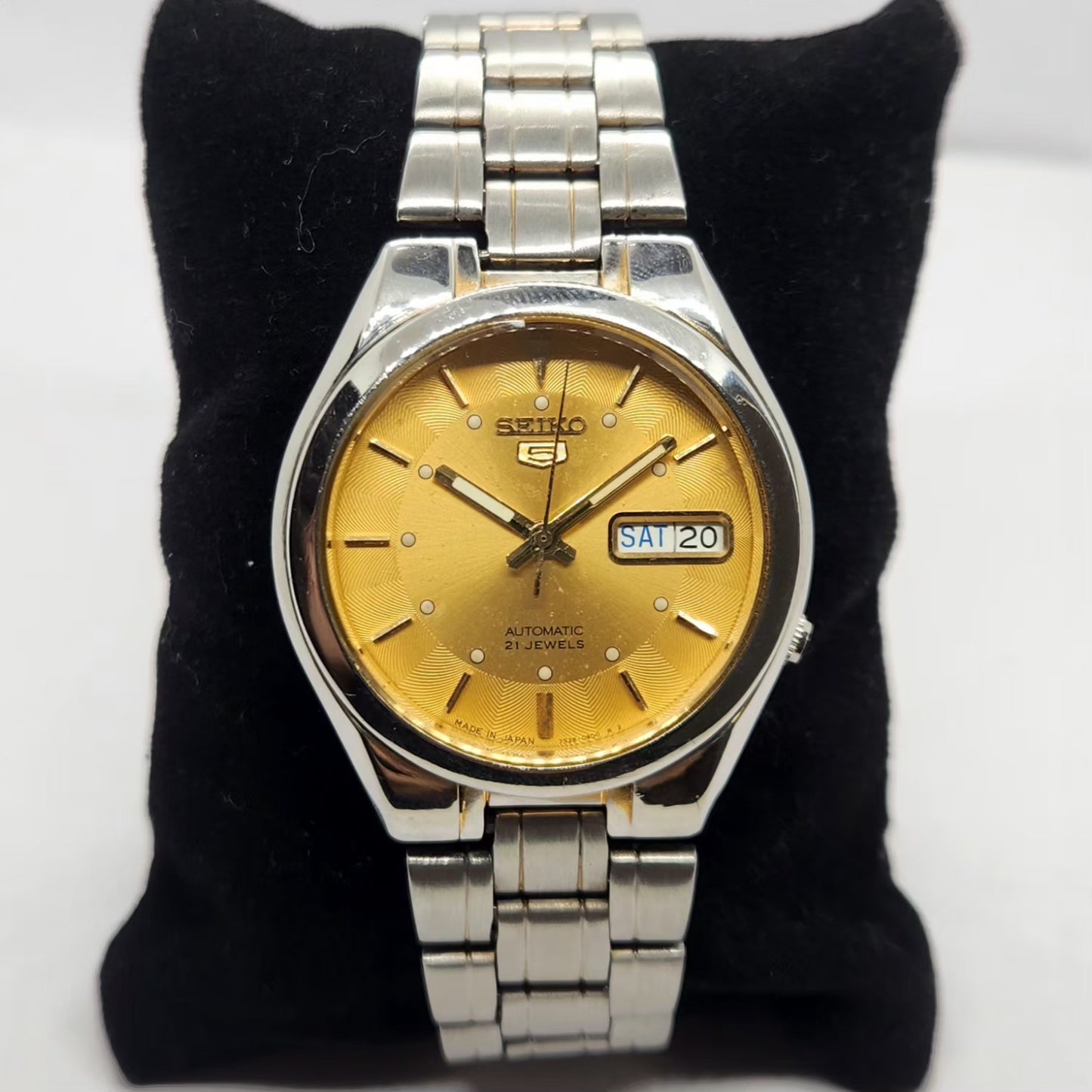 Vintage 1980 Original Seiko 5 Automatic 7S26 Gold Face 21 Jewels Day-Date Japanese Men's Wrist Watch SA63