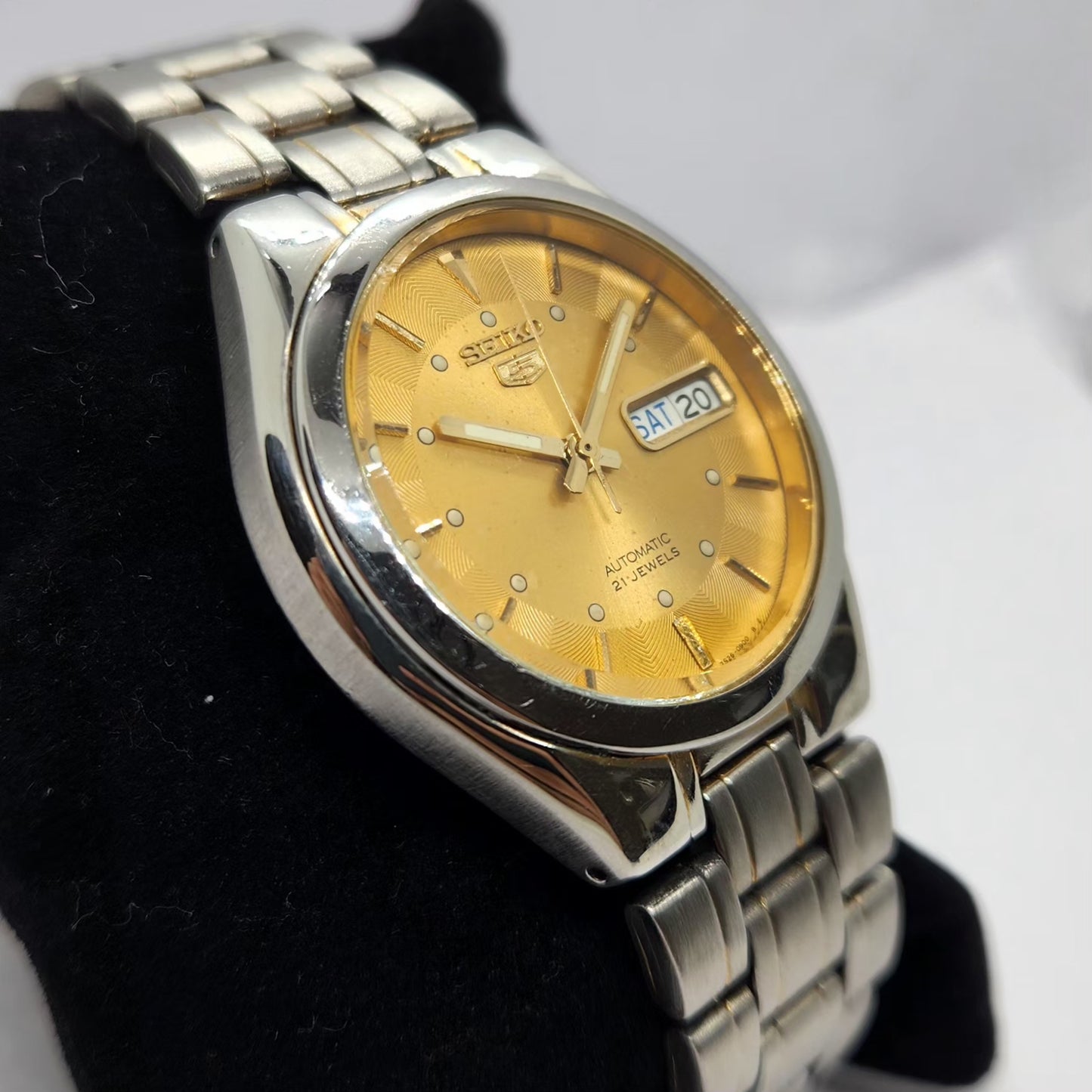 Vintage 1980 Original Seiko 5 Automatic 7S26 Gold Face 21 Jewels Day-Date Japanese Men's Wrist Watch SA63