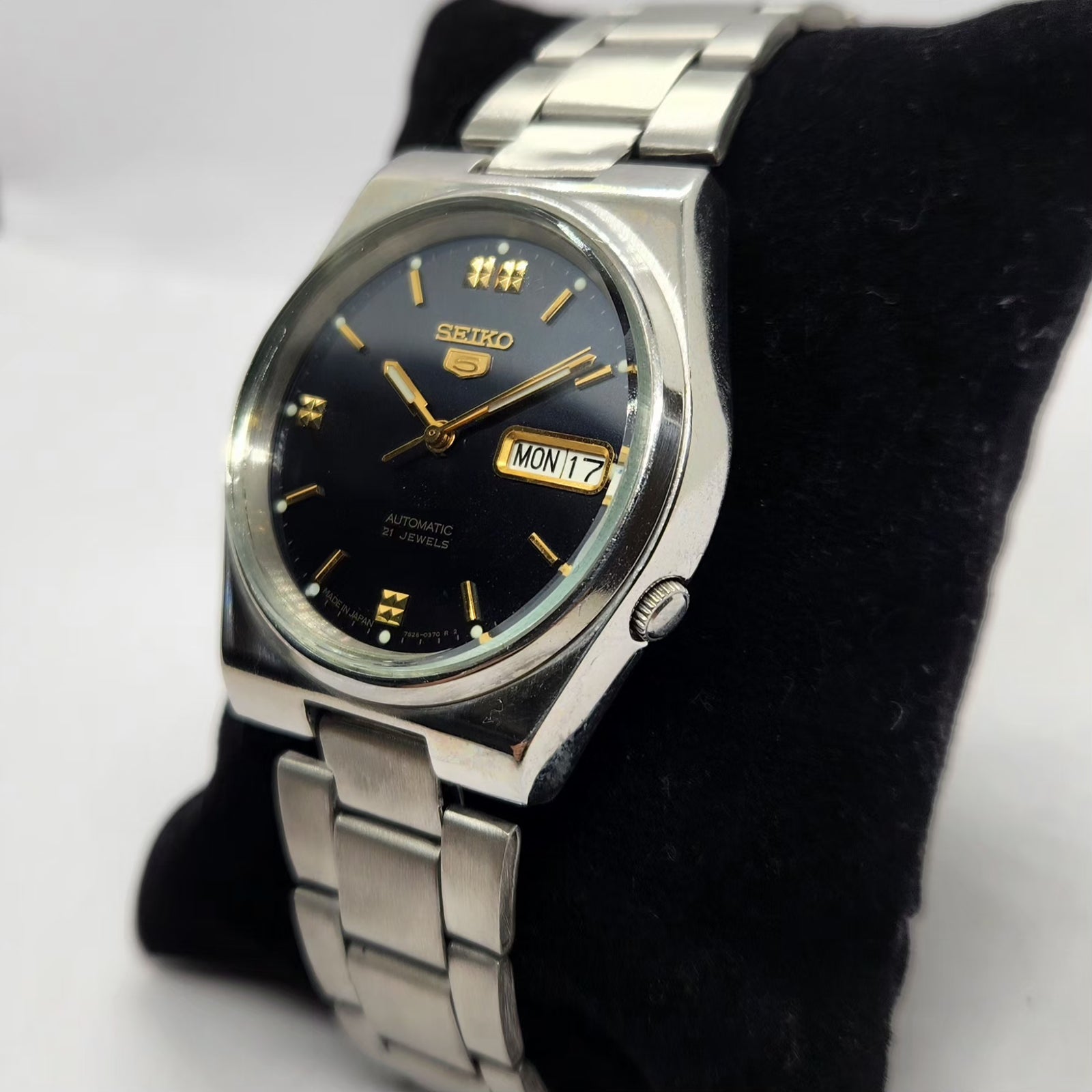 Vintage 1998 Original Seiko 5 Automatic 7S26-0530 Black Face 21 Jewels Day-Date Japanese Men's Wrist Watch SA66
