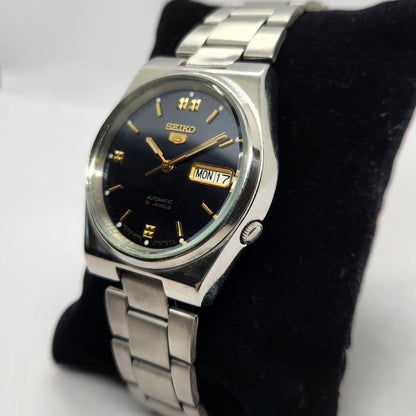 Vintage 1980 Original Seiko 5 Automatic 7S26-0530 Black Face 21 Jewels Day-Date Japanese Men's Wrist Watch SA66