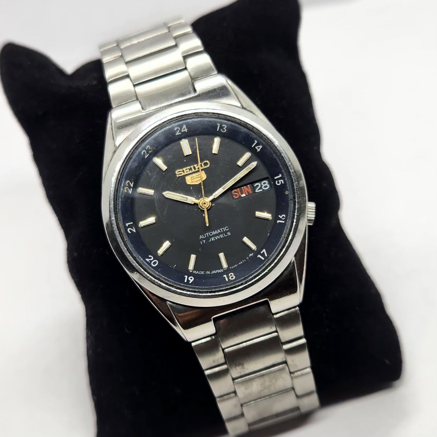 Vintage 1980 Original Seiko 5 Automatic 7009 Black Face 17 Jewels Day-Date Japanese Men's Wrist Watch SA67
