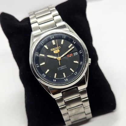 Vintage 1980 Original Seiko 5 Automatic 7009 Black Face 17 Jewels Day-Date Japanese Men's Wrist Watch SA67