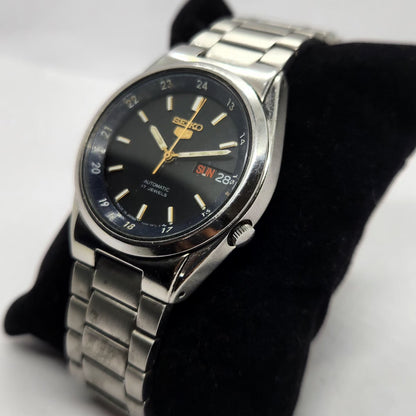 Vintage 1980 Original Seiko 5 Automatic 7009 Black Face 17 Jewels Day-Date Japanese Men's Wrist Watch SA67