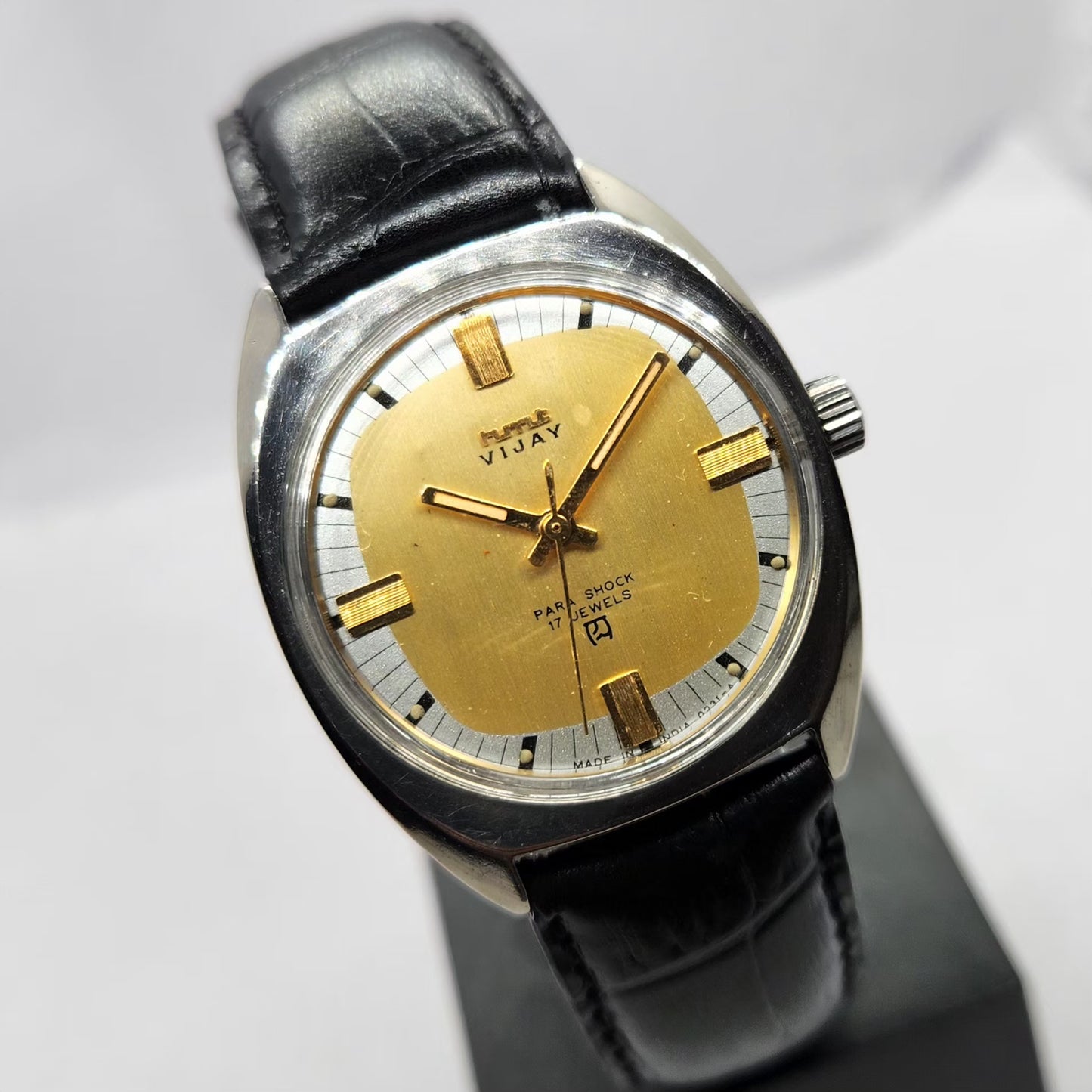 Vintage Original HMT Vijay Hand Winding 17 Jewels Gold Face Men's Wrist Watch HM05