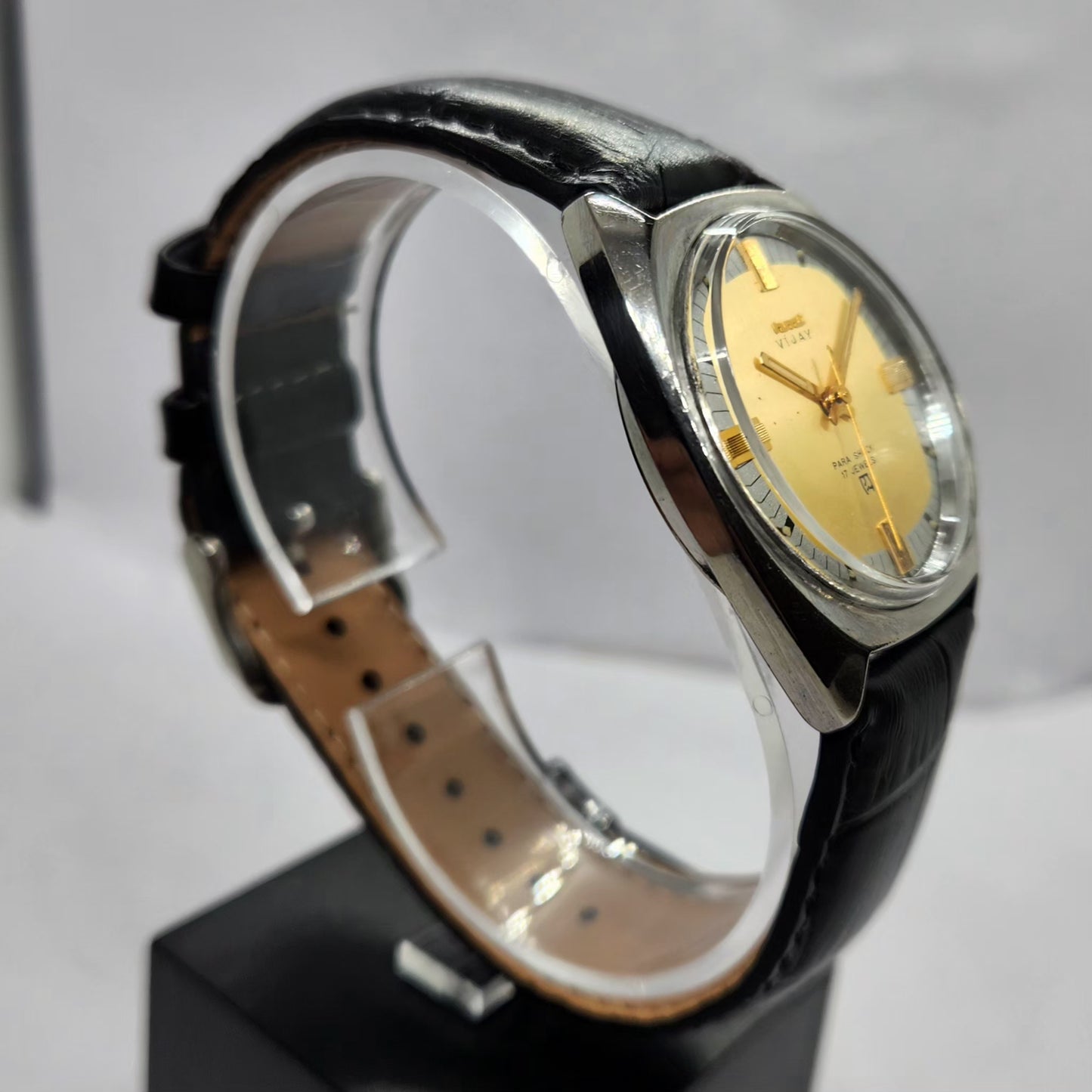 Vintage Original HMT Vijay Hand Winding 17 Jewels Gold Face Men's Wrist Watch HM05