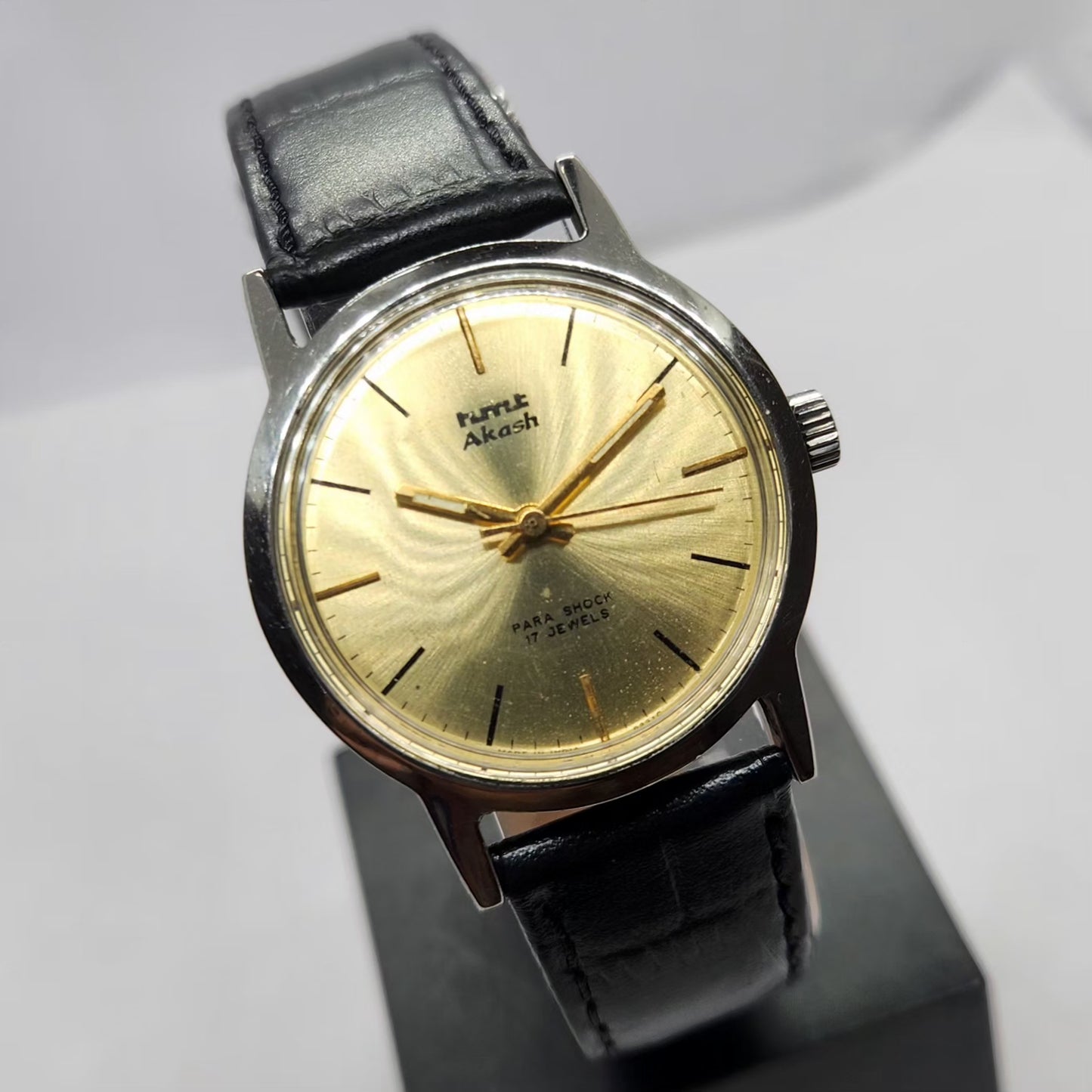 Vintage Original HMT Akash Hand Winding 17 Jewels Gold Face Men's Wrist Watch HM07