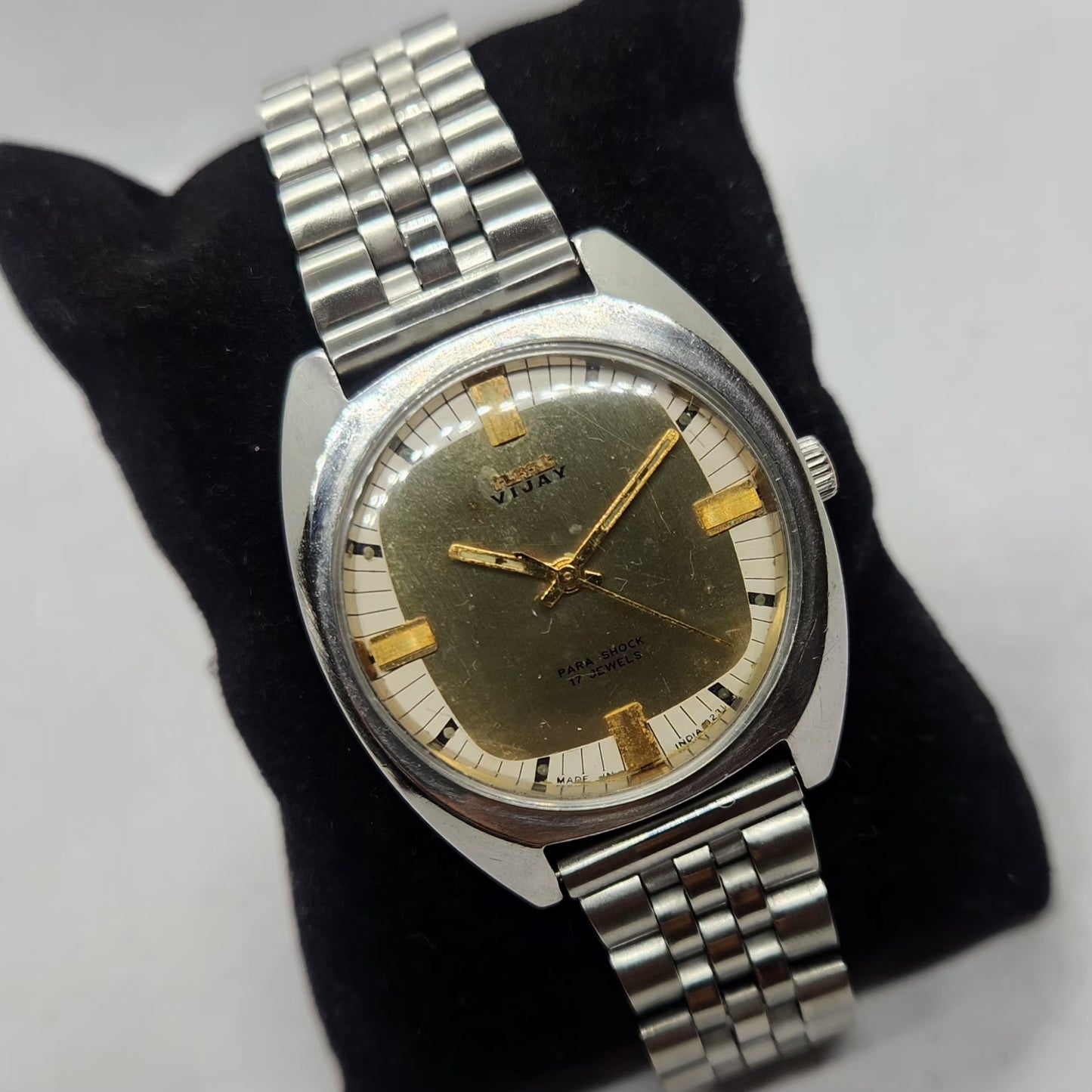 Vintage Original HMT Vijay Hand Winding 17 Jewels Gold Face Men's Wrist Watch HM29