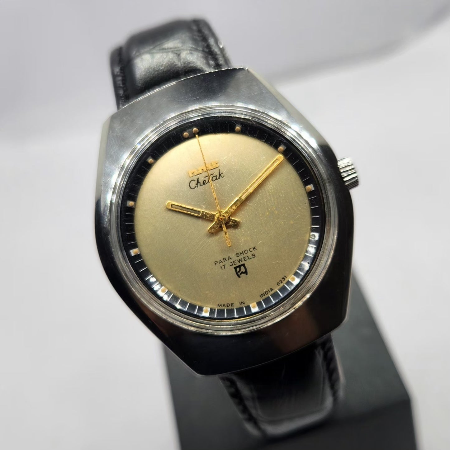 Vintage Original HMT Chetak Hand Winding 17 Jewels Gold Face Men's Wrist Watch HM32
