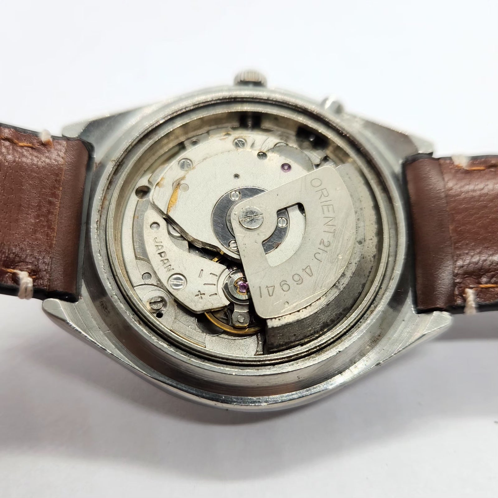 Vintage Mod Orient Automatic 46941 21 Jewels White Face Day-Date Men's Wrist Watch OR01