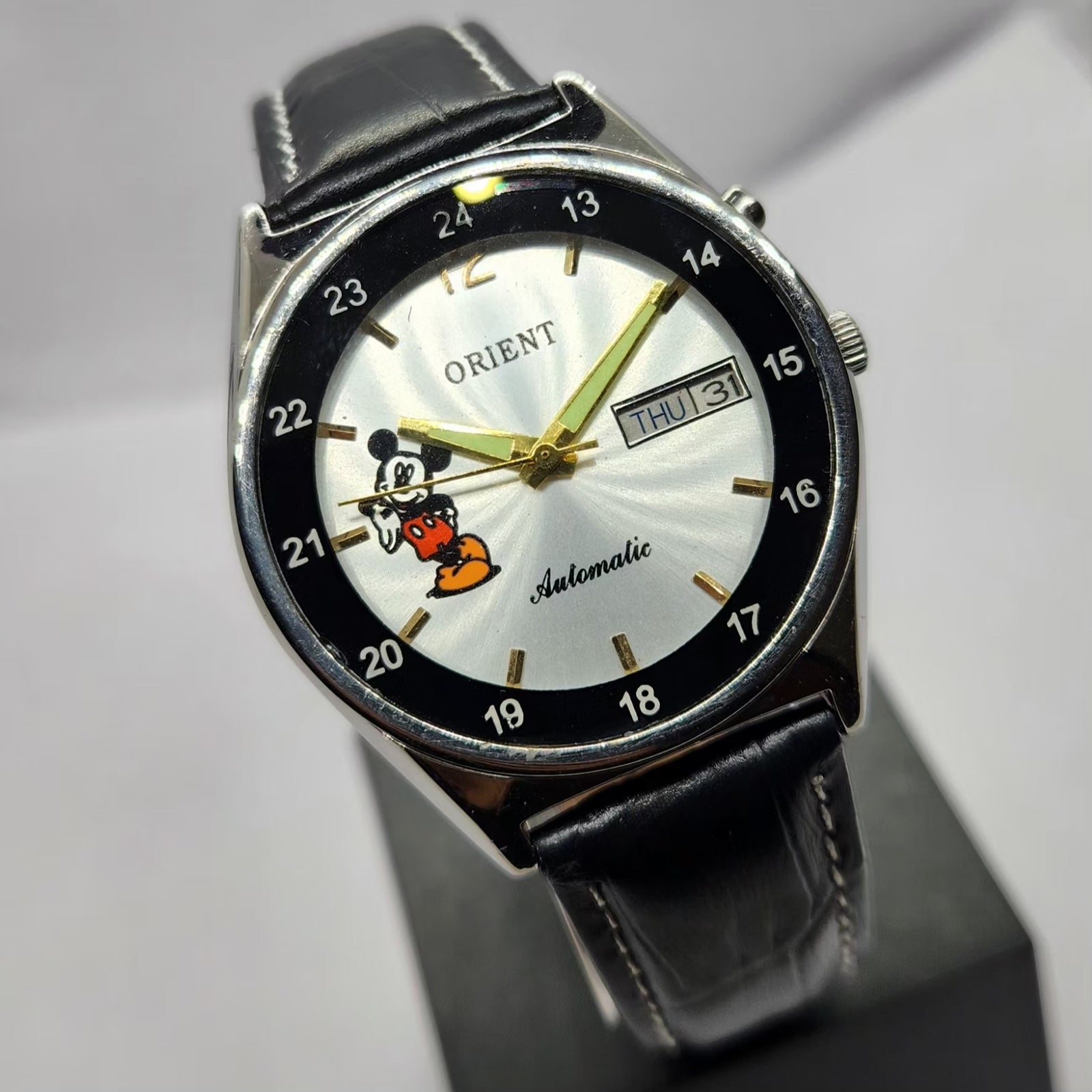 Vintage Mod Orient 46941 Automatic Mickey Mouse Silver Face Day-Date Men's Wrist Watch OR03