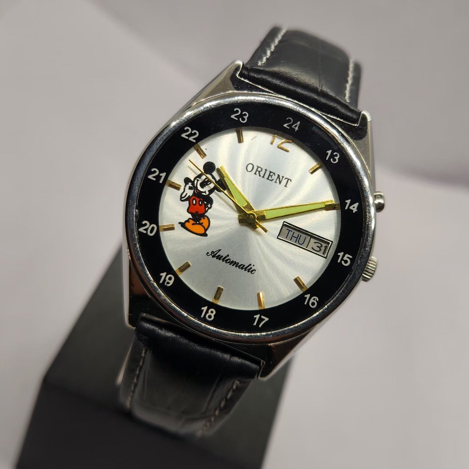 Vintage Mod Orient 46941 Automatic Mickey Mouse Silver Face Day-Date Men's Wrist Watch OR03