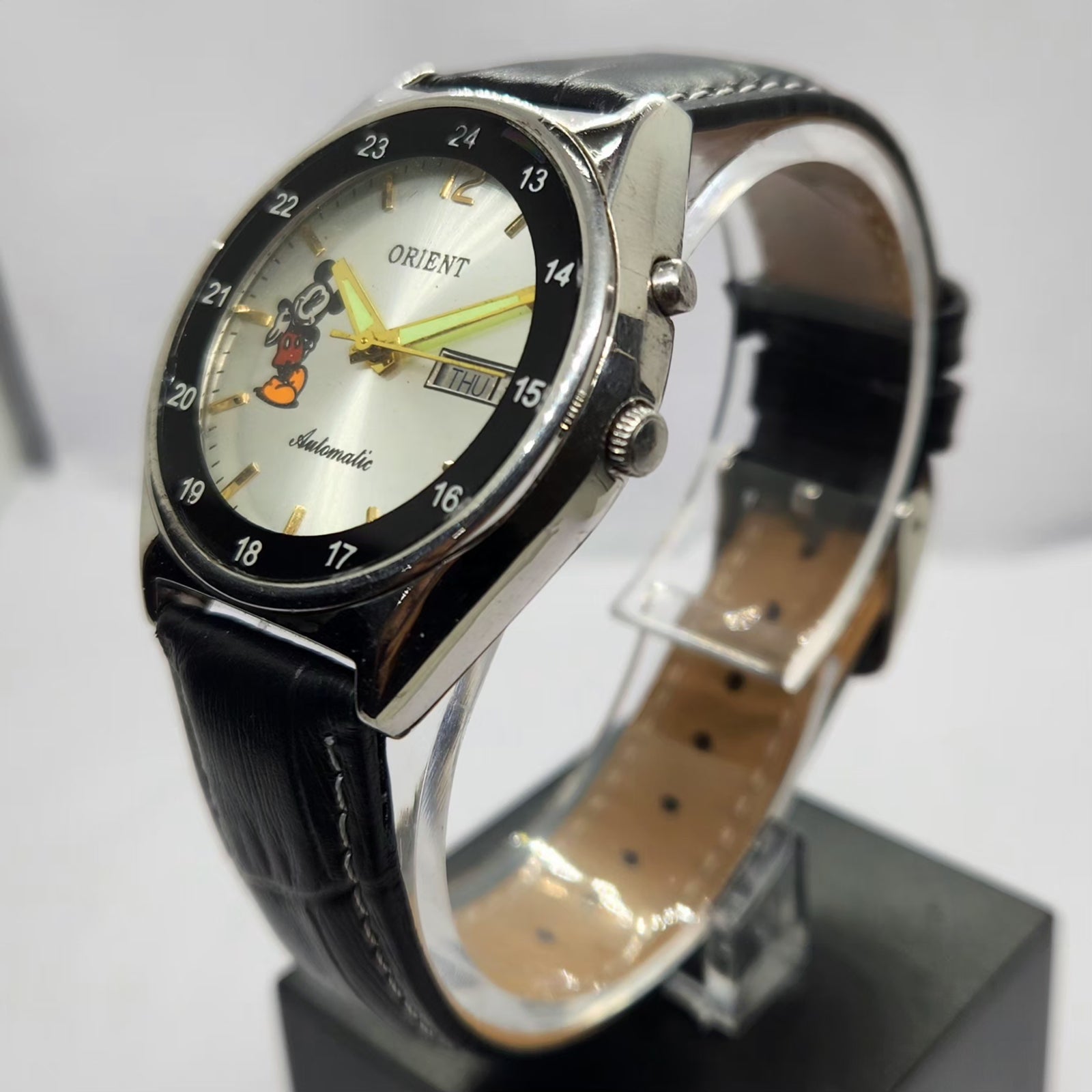 Vintage Mod Orient 46941 Automatic Mickey Mouse Silver Face Day-Date Men's Wrist Watch OR03