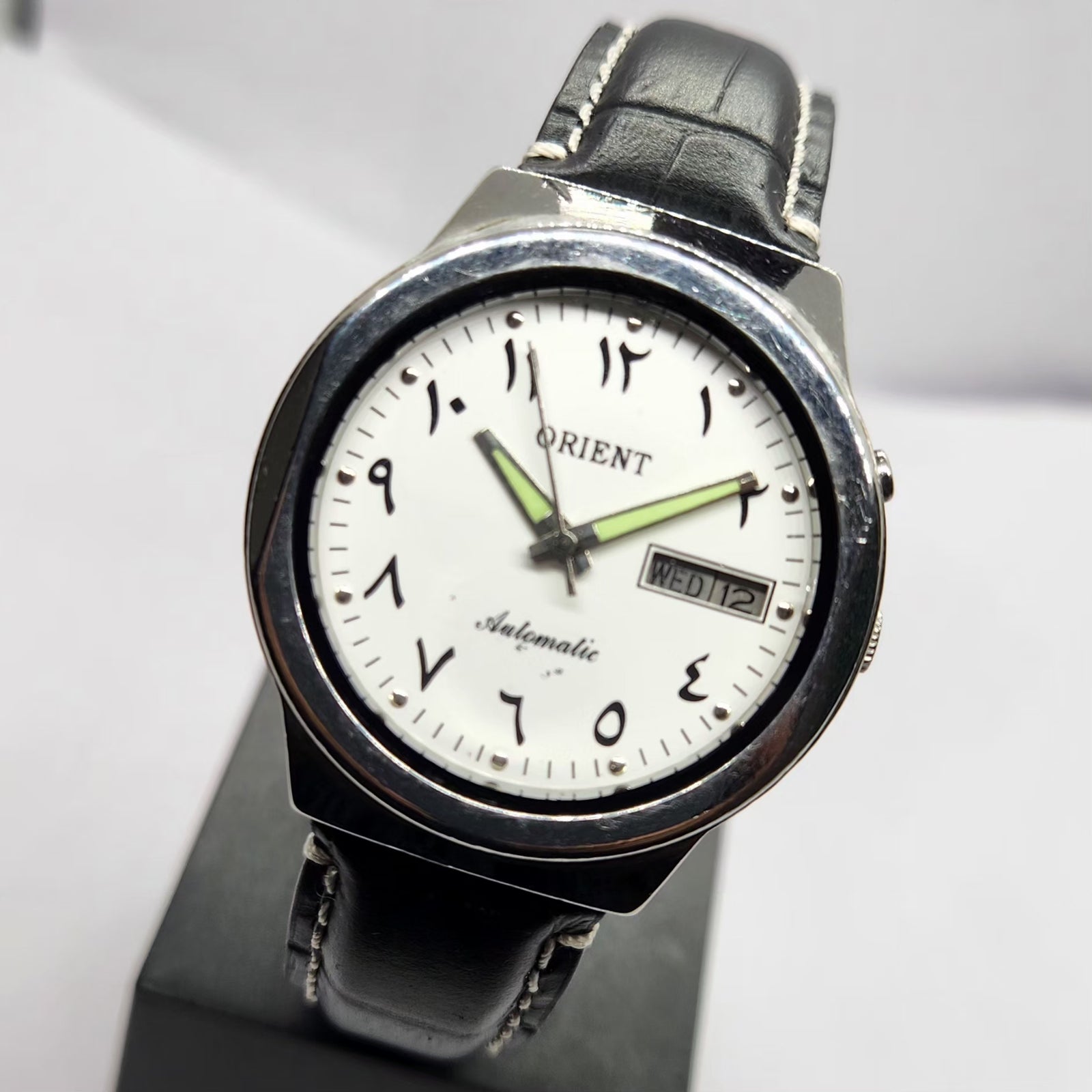Vintage Mod Orient Arabic Automatic 46941 21 Jewels White Face Day-Date Men's Wrist Watch OR05