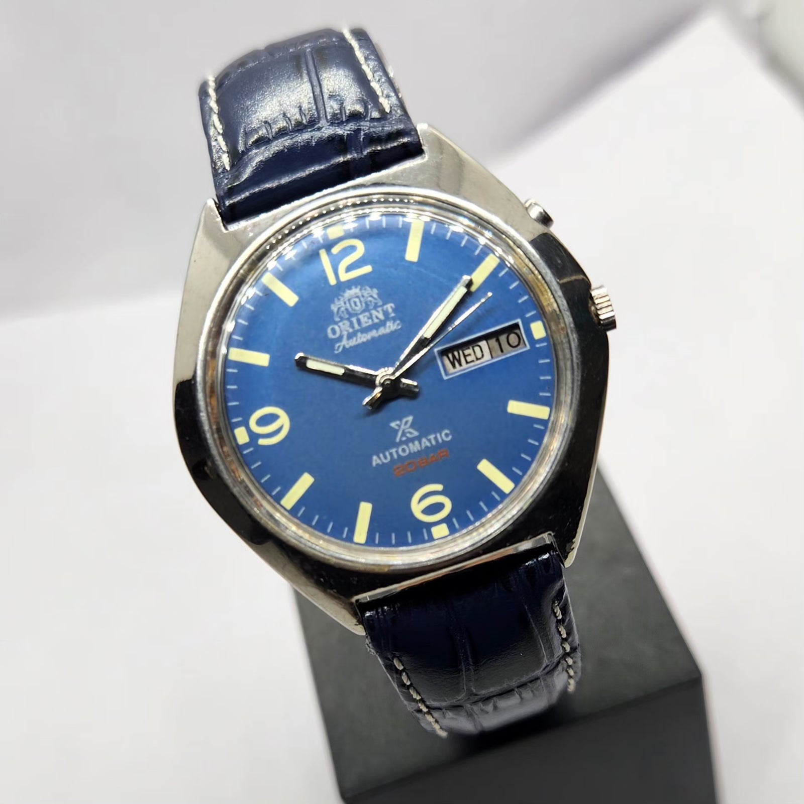Vintage Mod Orient Automatic 46941 21 Jewels Blue Face Day-Date Men's Wrist Watch OR06