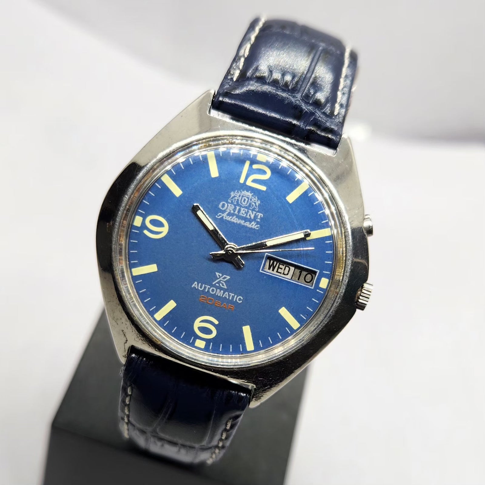 Vintage Mod Orient Automatic 46941 21 Jewels Blue Face Day-Date Men's Wrist Watch OR06