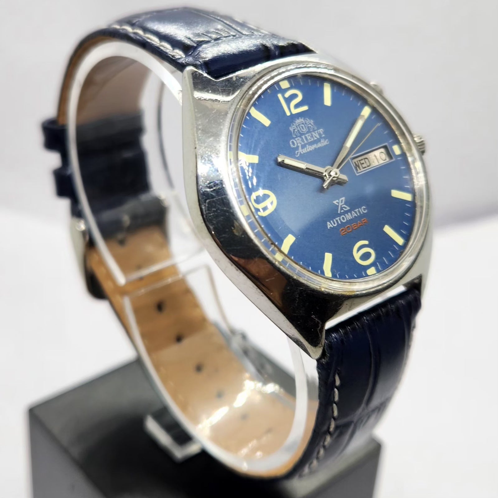 Vintage Mod Orient Automatic 46941 21 Jewels Blue Face Day-Date Men's Wrist Watch OR06