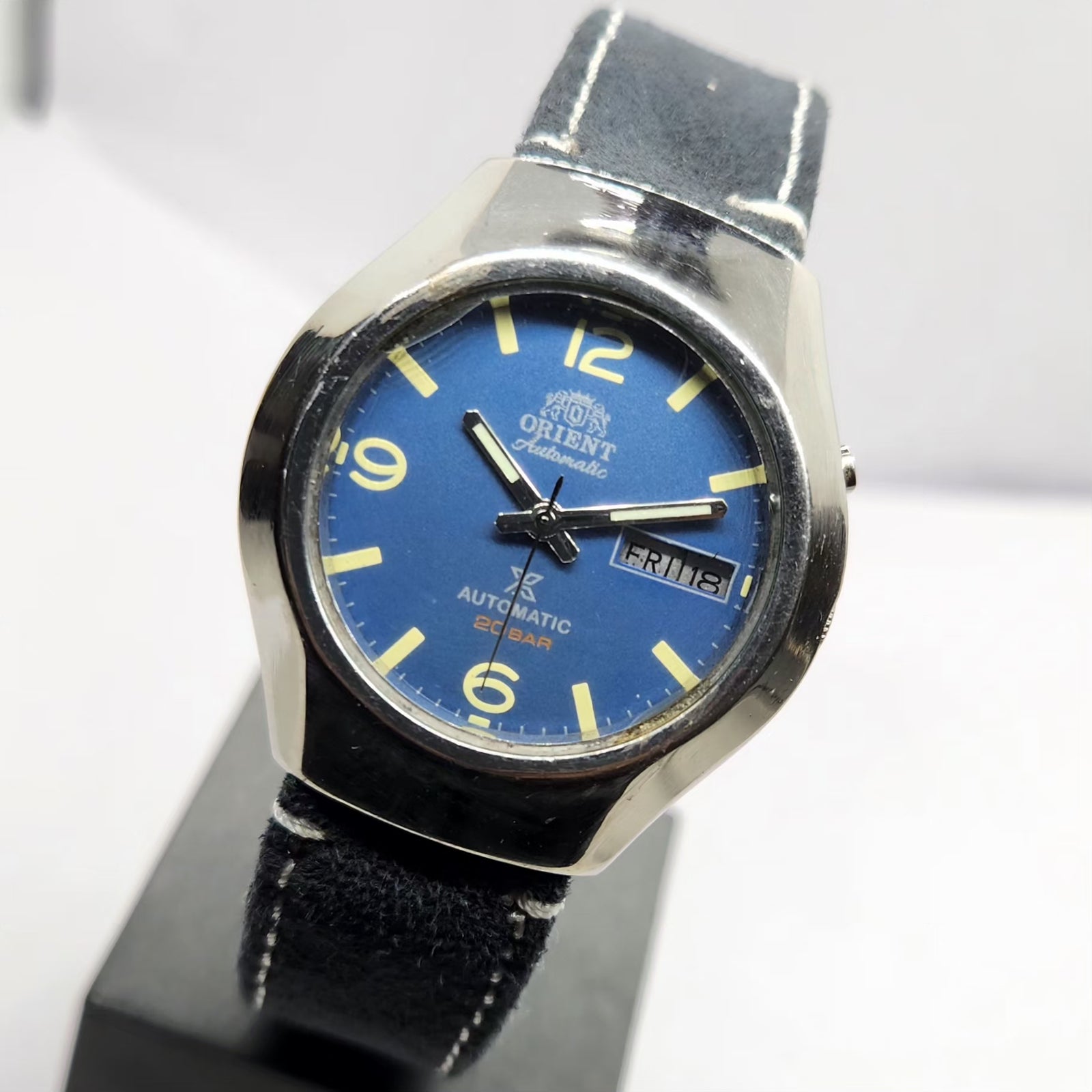 Vintage Mod Orient Automatic 46941 21 Jewels Blue Face Day-Date Men's Wrist Watch OR08