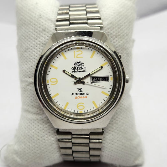 Vintage Mod Orient Automatic 46941 21 Jewels White Face Day-Date Men's Wrist Watch OR12