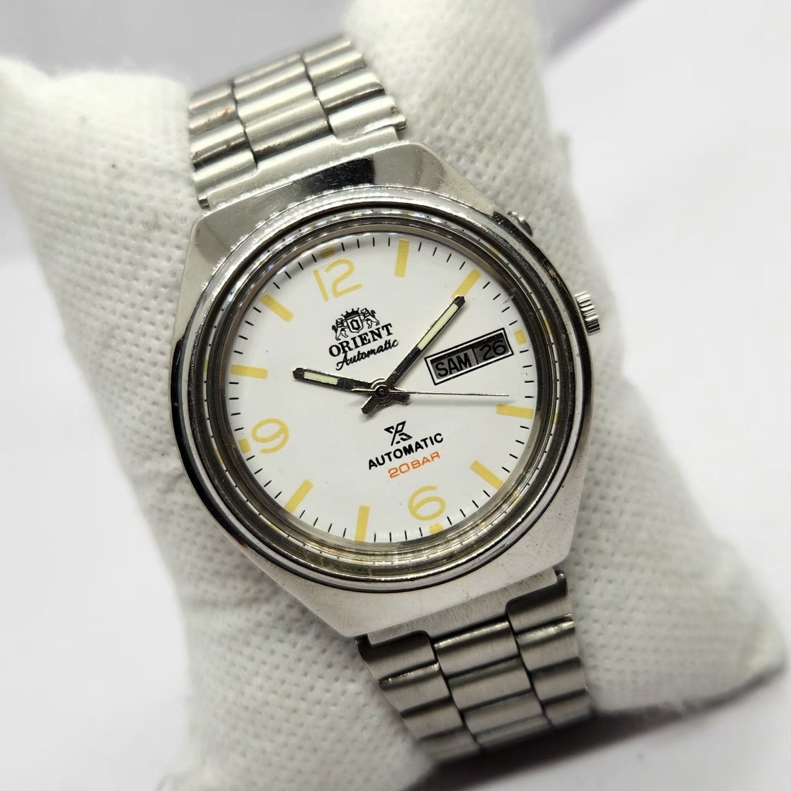 Vintage Mod Orient Automatic 46941 21 Jewels White Face Day-Date Men's Wrist Watch OR12