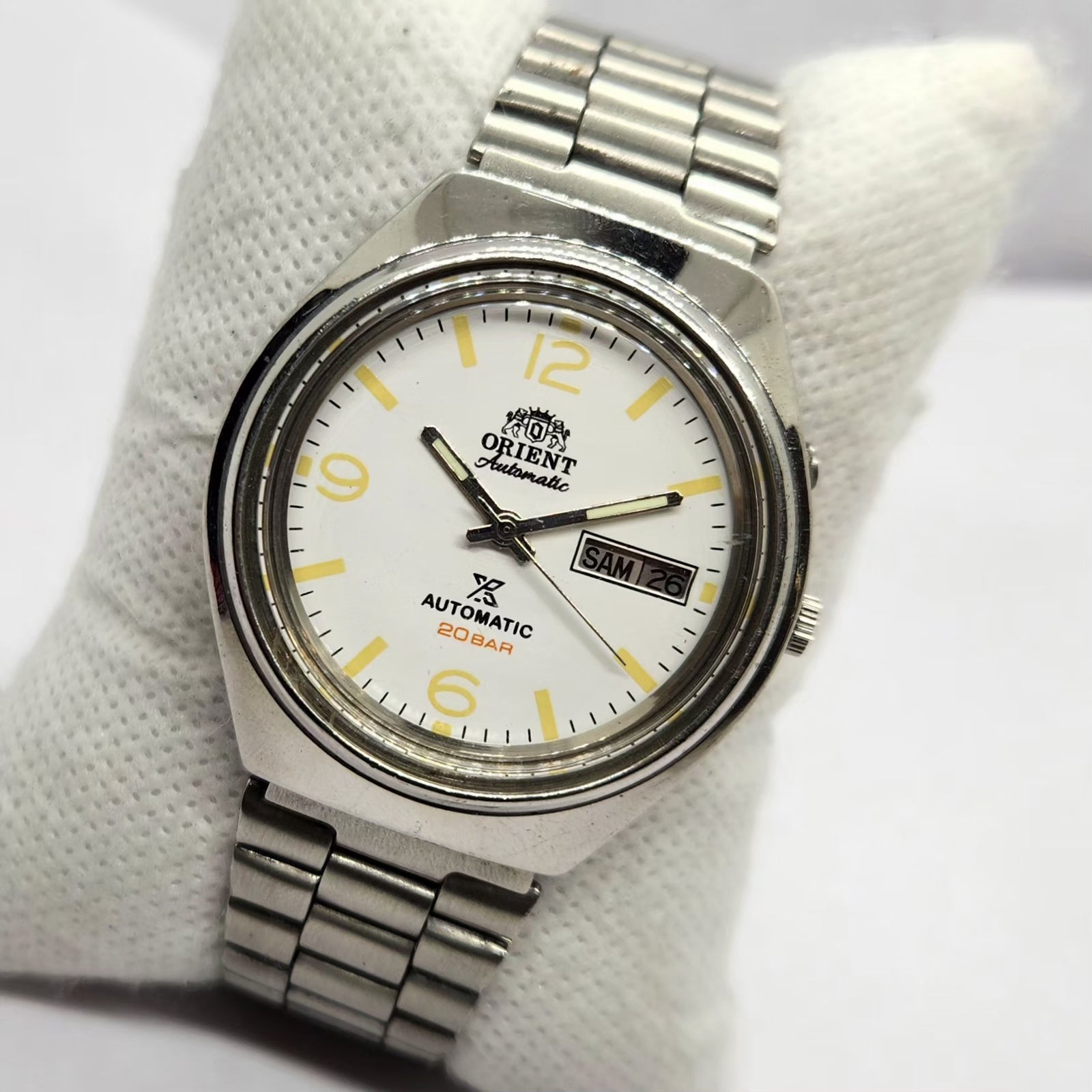 Vintage Mod Orient Automatic 46941 21 Jewels White Face Day-Date Men's Wrist Watch OR12