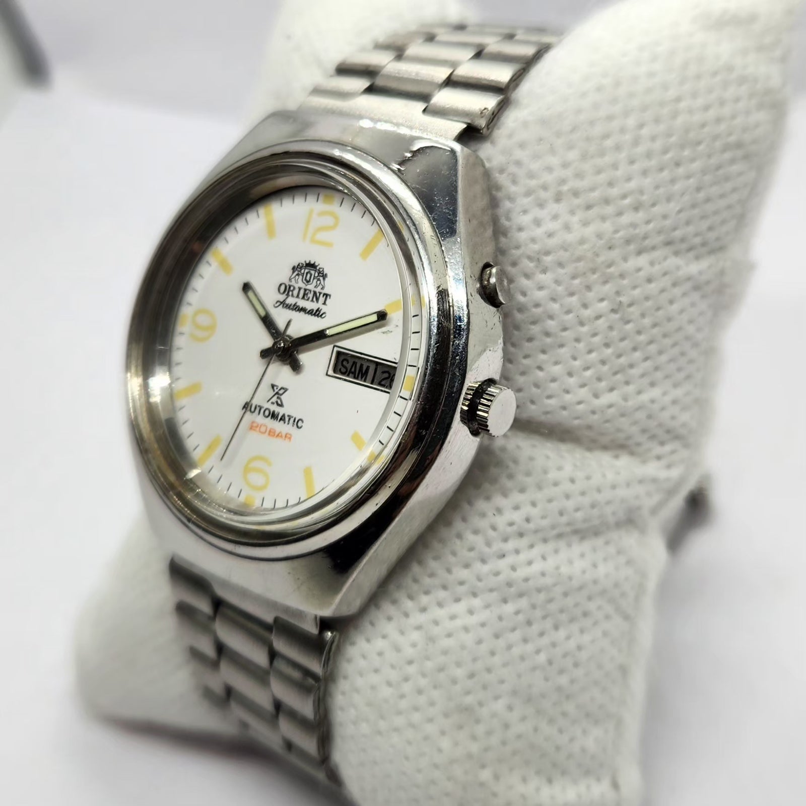 Vintage Mod Orient Automatic 46941 21 Jewels White Face Day-Date Men's Wrist Watch OR12