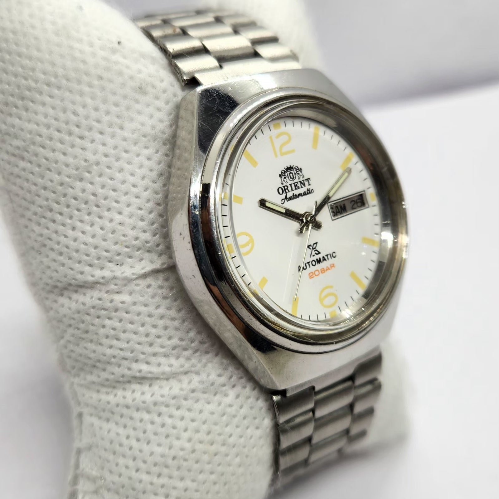Vintage Mod Orient Automatic 46941 21 Jewels White Face Day-Date Men's Wrist Watch OR12