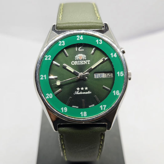 Vintage Mod Orient Automatic 46941 21 Jewels Green Face Day-Date Men's Wrist Watch OR14