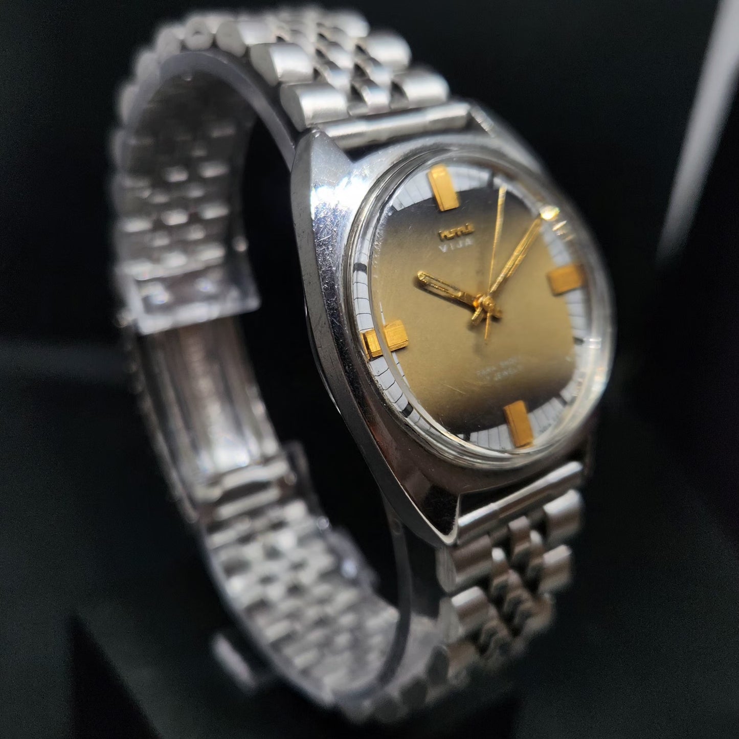 Vintage Original HMT Vijay Hand Winding 17 Jewels Gold Face Men's Wrist Watch HM85